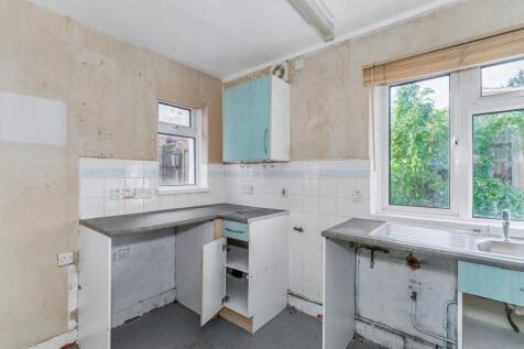 38 Highfield, Woodford, Kettering, NN14 4HD