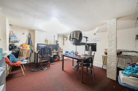 7 Plough Way, Surrey Quays, London SE16 2LS