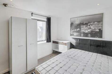 Apartment 46 Cymbeline House, 26 
Shakespeare Street, Nottingham, NG1 4FQ