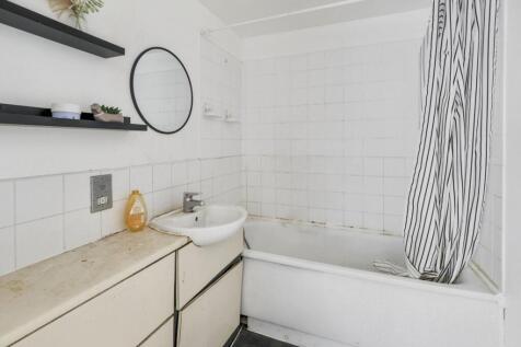 Apartment 46 Cymbeline House, 26 
Shakespeare Street, Nottingham, NG1 4FQ