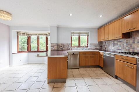 15 Langford Close Stowmarket, IP14 1TX