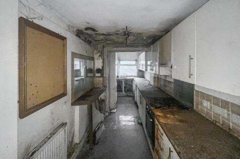 159 Kingston Road, Leatherhead, Surrey, KT22 7NX