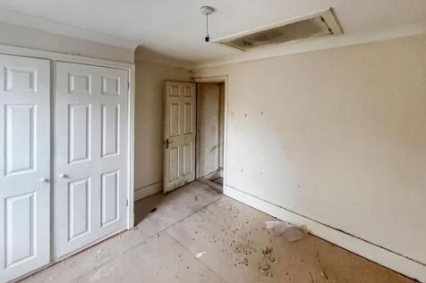 159 Kingston Road, Leatherhead, Surrey, KT22 7NX