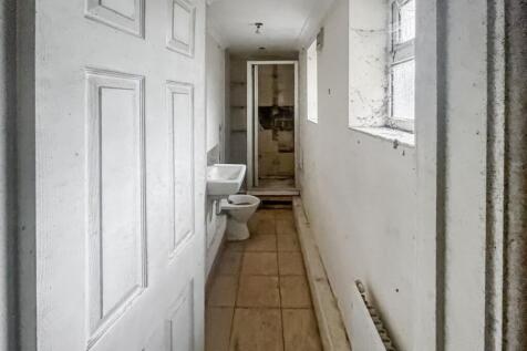 159 Kingston Road, Leatherhead, Surrey, KT22 7NX