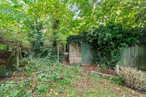 9 South End Road, Milton Bryan, Milton Keynes  Bedfordshire MK17 9HS