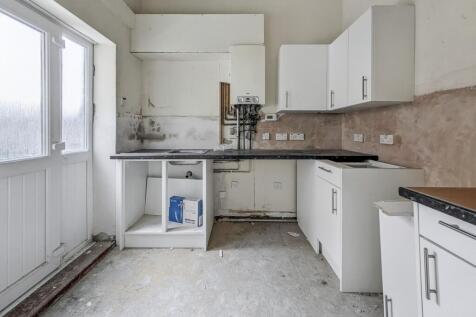 90 &amp; 90A Rawling Road, Gateshead, Tyne and Wear NE8 4QR