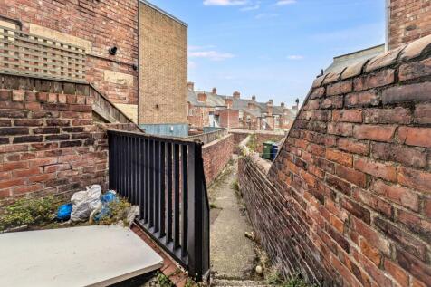 90 &amp; 90A Rawling Road, Gateshead, Tyne and Wear NE8 4QR