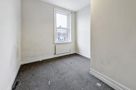 90 &amp; 90A Rawling Road, Gateshead, Tyne and Wear NE8 4QR