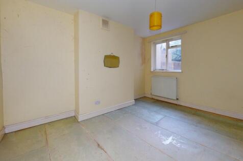 Flat A, 73 Green Lane, Hanwell, London, W7 2PA