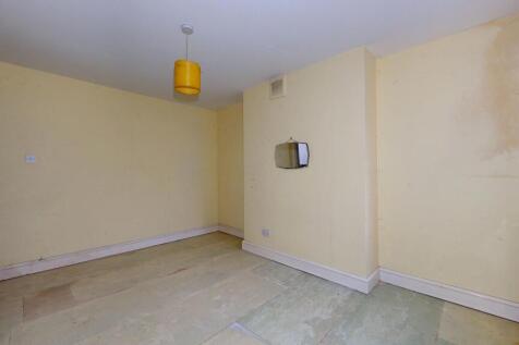 Flat A, 73 Green Lane, Hanwell, London, W7 2PA