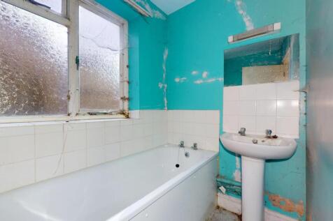 Flat A, 73 Green Lane, Hanwell, London, W7 2PA