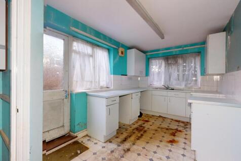 Flat A, 73 Green Lane, Hanwell, London, W7 2PA