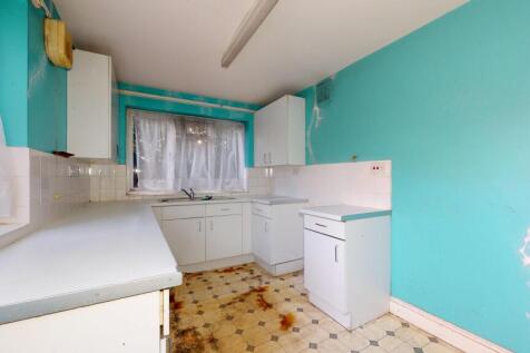 Flat A, 73 Green Lane, Hanwell, London, W7 2PA