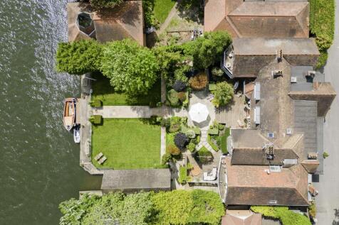 Doannee House, Fishery Road, Bray, Berkshire, SL6 1UN