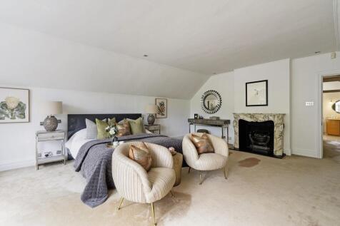 Doannee House, Fishery Road, Bray, Berkshire, SL6 1UN