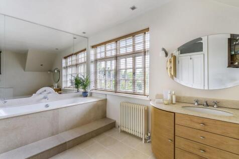 Doannee House, Fishery Road, Bray, Berkshire, SL6 1UN