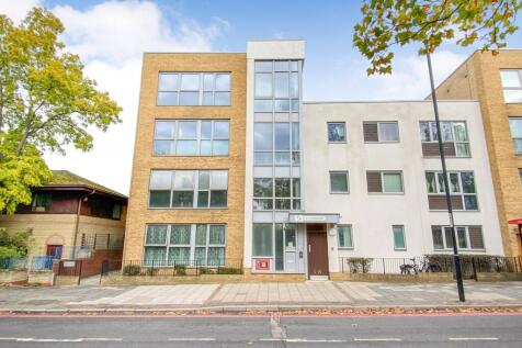 Flat 18 Estreham House, 12 Streatham Place, London, SW2 4PZ