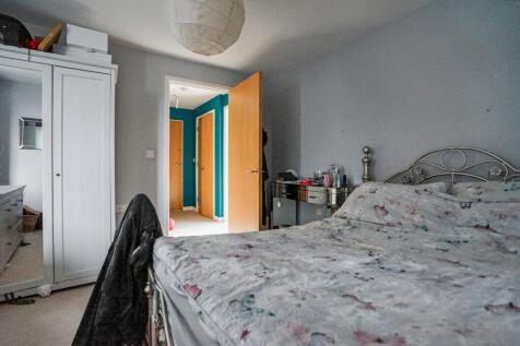 Flat 18 Estreham House, 12 Streatham Place, London, SW2 4PZ