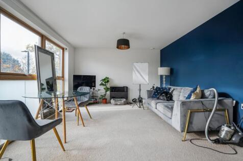 Flat 18 Estreham House, 12 Streatham Place, London, SW2 4PZ
