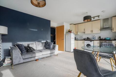 Flat 18 Estreham House, 12 Streatham Place, London, SW2 4PZ