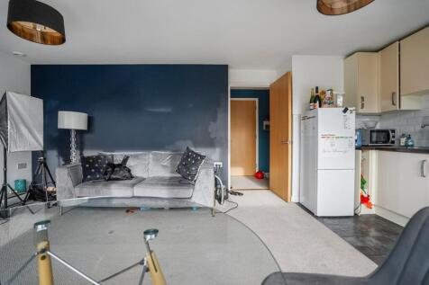 Flat 18 Estreham House, 12 Streatham Place, London, SW2 4PZ