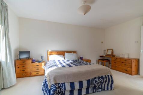 Alhamra, Widford Road, Much Hadham, Hertfordshire, SG10 6AT