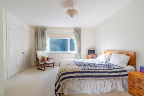 Alhamra, Widford Road, Much Hadham, Hertfordshire, SG10 6AT