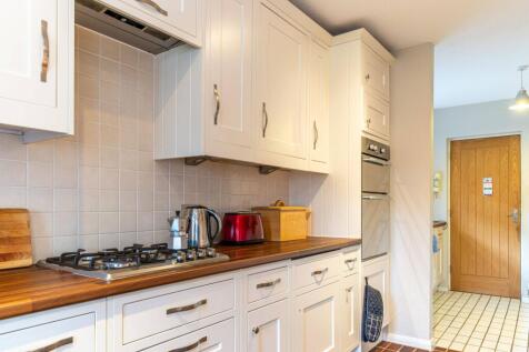 Alhamra, Widford Road, Much Hadham, Hertfordshire, SG10 6AT