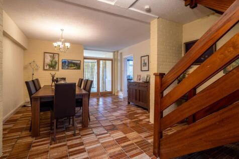 Alhamra, Widford Road, Much Hadham, Hertfordshire, SG10 6AT