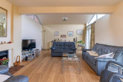 Alhamra, Widford Road, Much Hadham, Hertfordshire, SG10 6AT