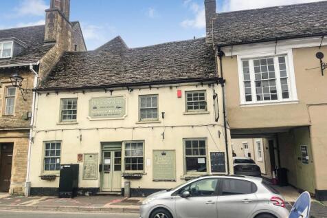 The Crown Inn, High Street, Lechlade GL7 3AE