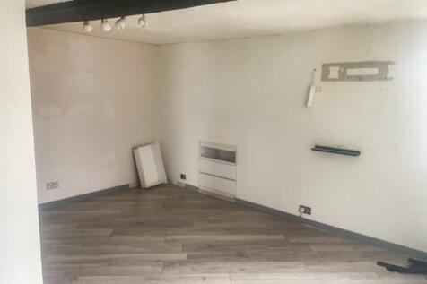 The Crown Inn, High Street, Lechlade GL7 3AE