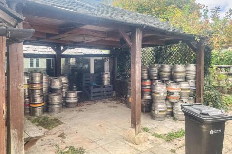 The Crown Inn, High Street, Lechlade GL7 3AE