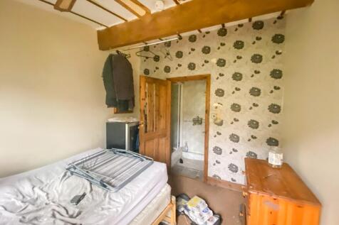 The Crown Inn, High Street, Lechlade GL7 3AE