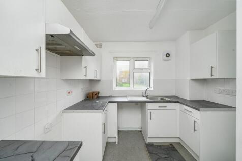 Flat 77 New Road, Datchet, Slough,SL3 9JA