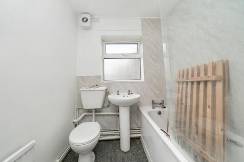 Flat 77 New Road, Datchet, Slough,SL3 9JA