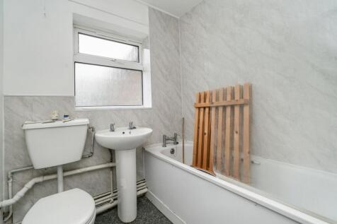 Flat 77 New Road, Datchet, Slough,SL3 9JA