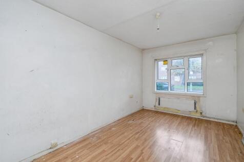 Flat 77 New Road, Datchet, Slough,SL3 9JA