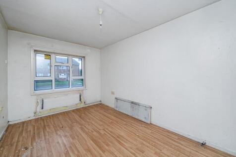 Flat 77 New Road, Datchet, Slough,SL3 9JA