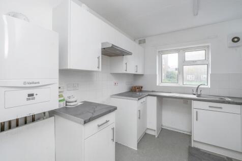 Flat 77 New Road, Datchet, Slough,SL3 9JA