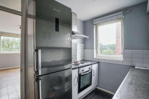 Flat 23 Keats House, Porchester Mead, Beckenham, BR3 1TD