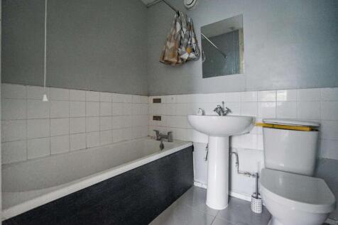 Flat 23 Keats House, Porchester Mead, Beckenham, BR3 1TD