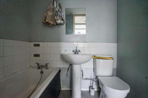 Flat 23 Keats House, Porchester Mead, Beckenham, BR3 1TD