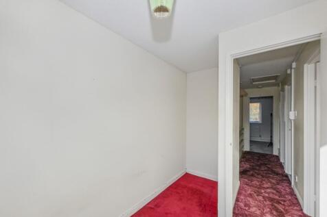 70 Madells, Epping, Essex CM16 4NN