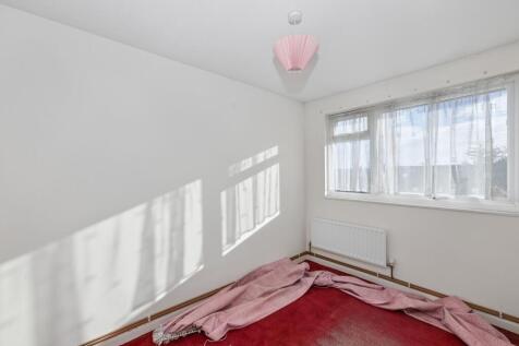 70 Madells, Epping, Essex CM16 4NN