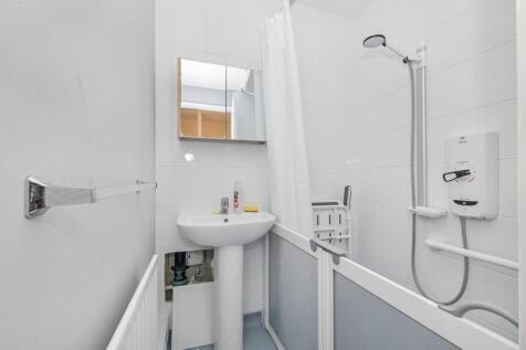 70 Madells, Epping, Essex CM16 4NN