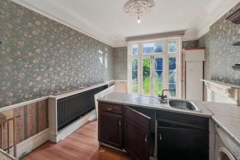 56 Englewood Road, Clapham South, London SW12 9NY