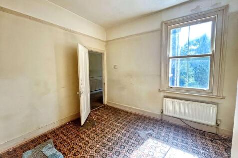 56 Englewood Road, Clapham South, London SW12 9NY