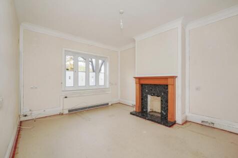 7 Greyhound Chase, Ashford, Kent, TN23 5LL