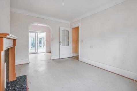 7 Greyhound Chase, Ashford, Kent, TN23 5LL